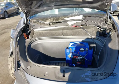 2023 Tesla Model Y Awd/Long Range Dual Motor All-Wheel Drive из США, поврежденный, VIN 7SAYGDEE4PF903647